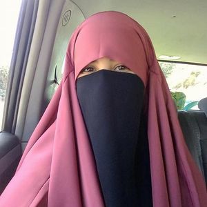 Meet your Posher, Lona